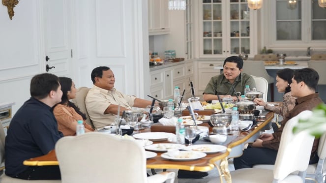 Capres Prabowo Subianto makan siang di rumah Menteri BUMN Erick Thohir